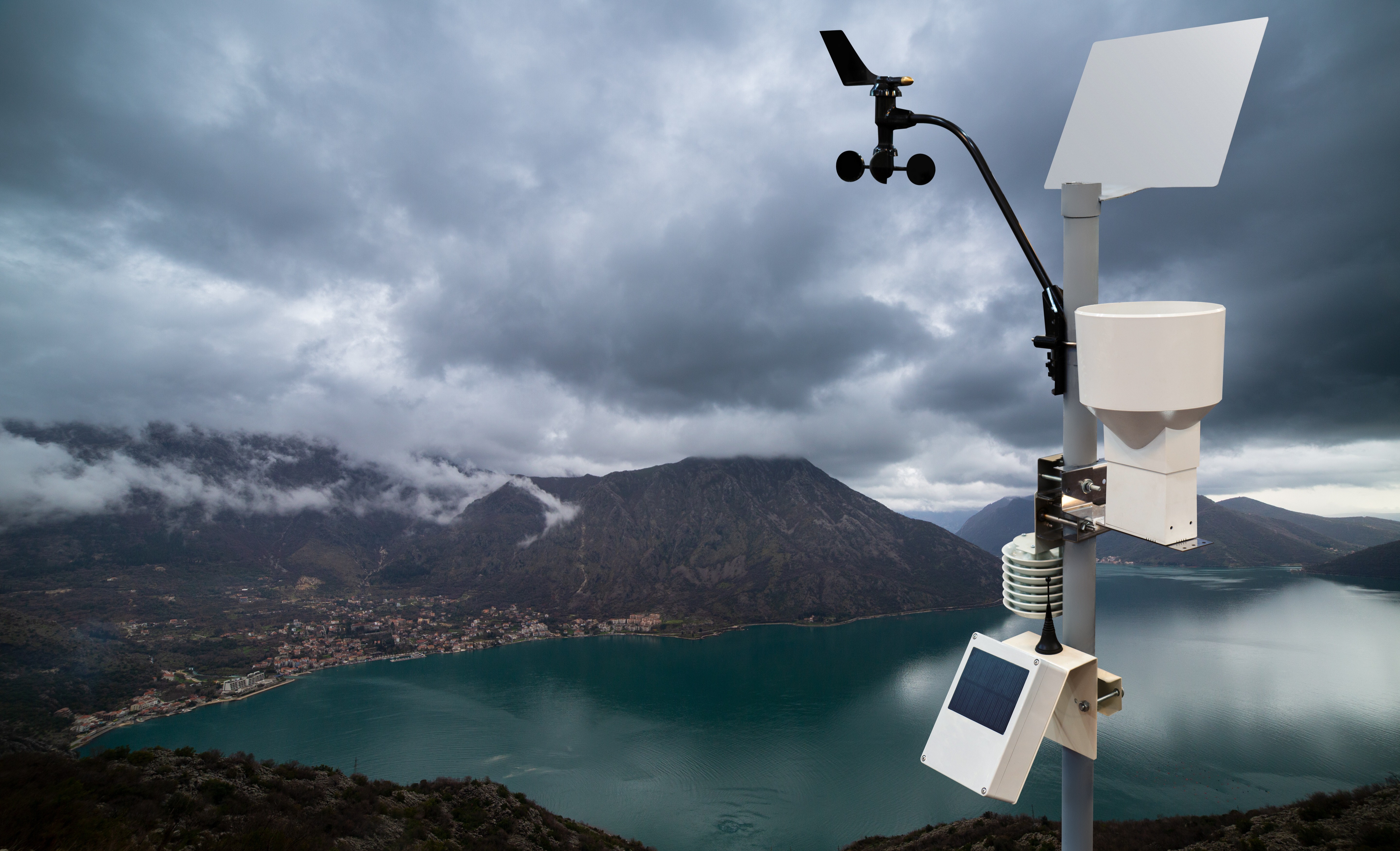 Photovoltaic Forecasting Approach (For Grid Operation and Market Integration at High PV Penetration)