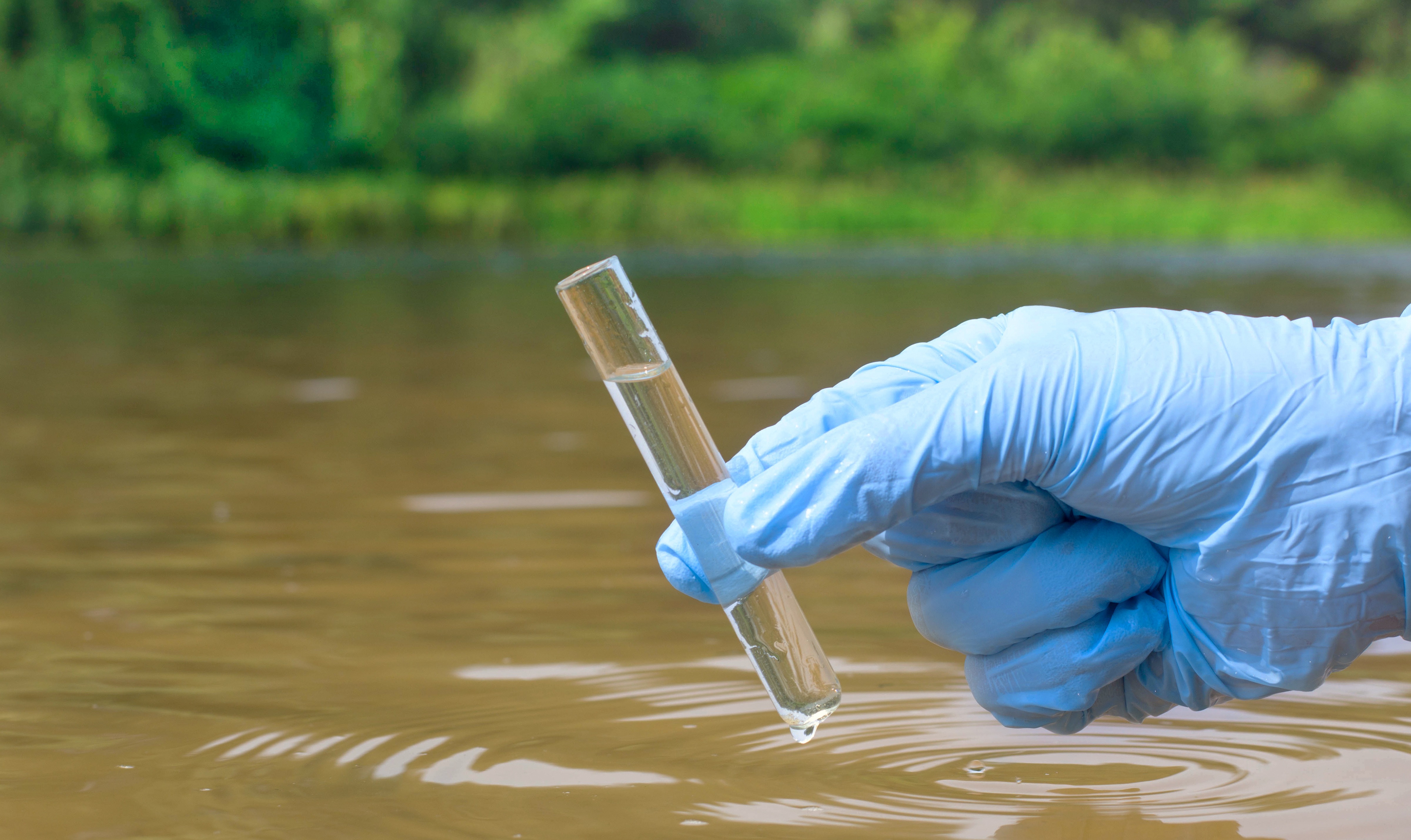A High Capacity, Automatic and Small-Volume Water Sampler